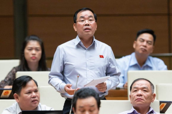 4 Cam Giay E A Doc Moi Nguoi Di Mot Huong Sao Goi La Thao Luan Quoc Hoi