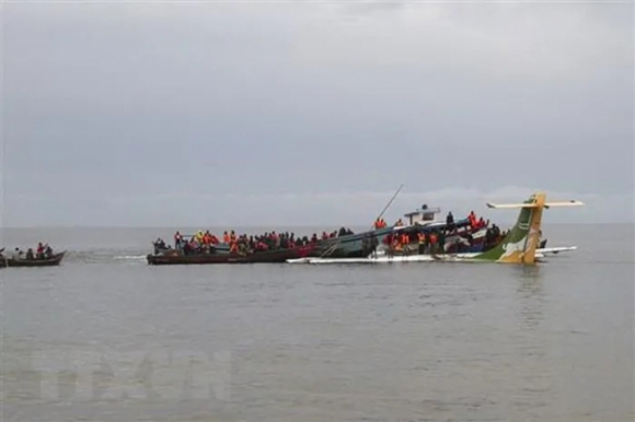1 Vu Roi May Bay O Tanzania Da Co It Nhat 19 Nguoi Tu Nan