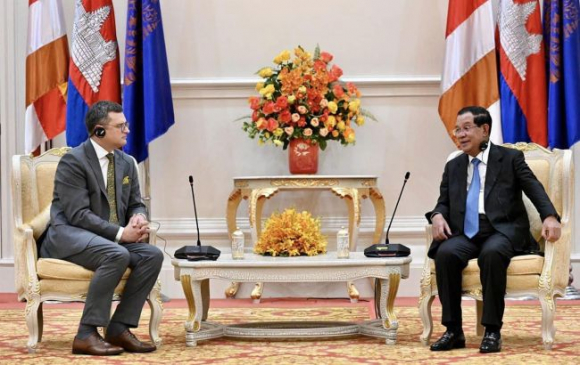 1 Chuyen Tham Dau Tien Trong Lich Su Ukraine Bo Truong Ngoai Giao Den Campuchia