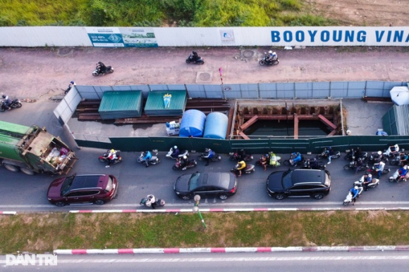 1 Ha Noi Ma Tran Lo Cot Rao Chan Tren Duong Vu Trong Khanh