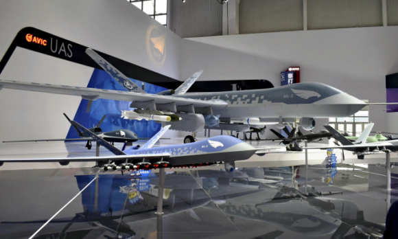 1 Trung Quoc Ra Mat Uav Chien Dau Bay Xuyen Luc Dia