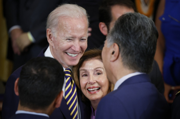 1 Ba Pelosi Ung Ho Ong Biden Tai Tranh Cu Vao Nam 2024