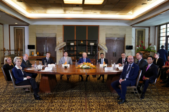 1 Ong Biden Bi Danh Thuc Nua Dem Hop Khan G7 Vi Vu Ten Lua Roi Xuong Ba Lan