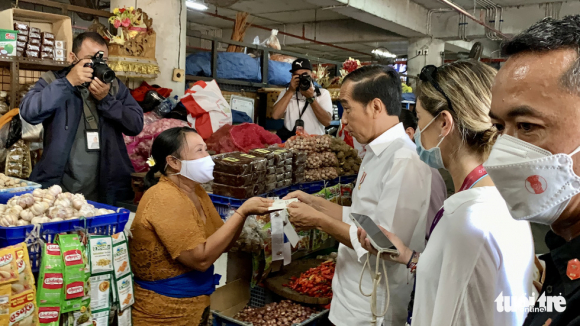 4 Tong Thong Indonesia Joko Widodo Xuong Cho Do Lam Phat Dan Bali Cuong Nhiet Don Mung