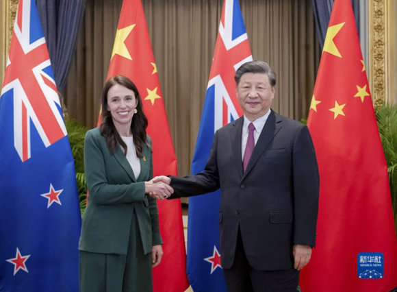 3 Tin The Gioi 19 11 Ong Kim Jong Un Dat Vo Con Xem Phong Ten Lua Dan Dao Xuyen Luc Dia