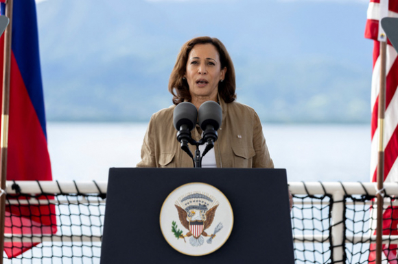 1 Pho Tong Thong My Kamala Harris My Sat Canh Cung Philippines Chong Uc Hiep Tren Bien Dong