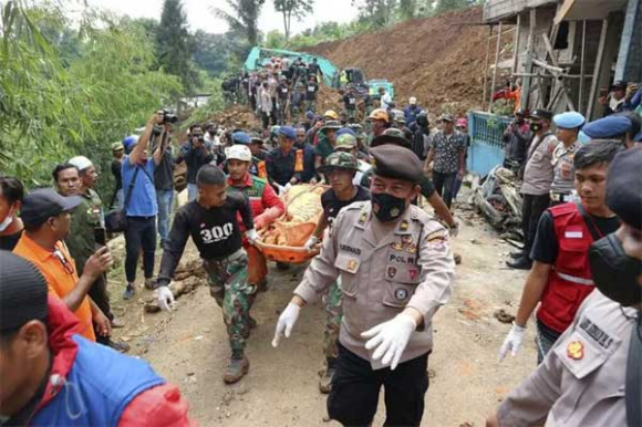 6 Dong Dat Indonesia Thuong Vong Len Gan 1300 Bao Cao Dau Long Tu 51 Truong Hoc