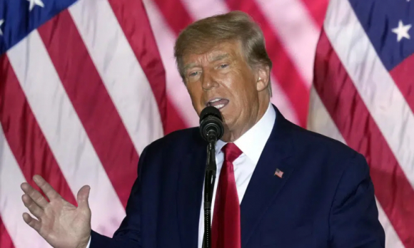1 Ong Trump Hung Chi Trich Vi Keu Goi Dinh Chi Hien Phap