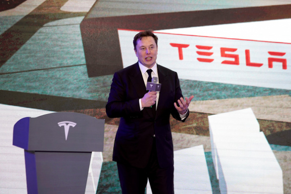 1 Ti Phu Elon Musk Bi Soan Ngoi Nguoi Giau Nhat Hanh Tinh Trong Choc Lat