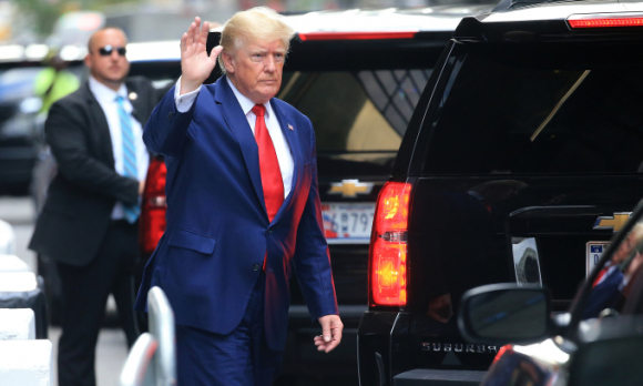 1 Uy Ban Ha Vien My De Xuat Truy To Ong Trump