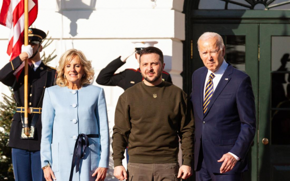 1 Tong Thong My Biden Tiep Zelenskyj Tai Nha Trang