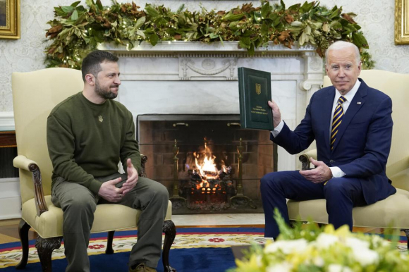 2 Tong Thong My Biden Tiep Zelenskyj Tai Nha Trang