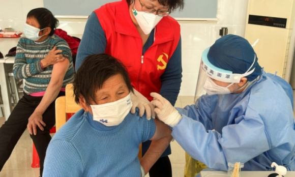1 Lo Vaccine Covid 19 Nuoc Ngoai Dau Tien Toi Trung Quoc
