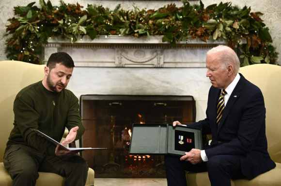 2 Gap Ong Zelensky Dang Tham My Ong Biden Thong Bao Goi Vien Tro Quan Su 185 Ti Usd