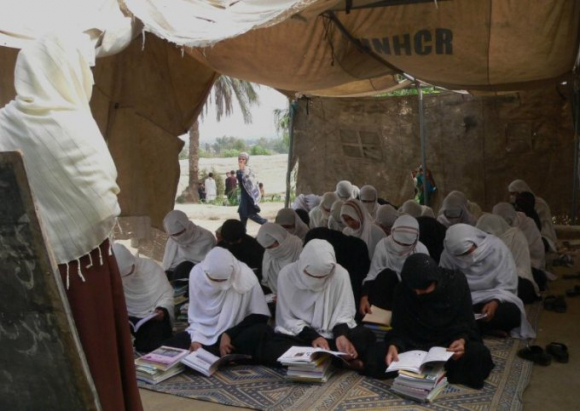 1 Nu Sinh Afghanistan Tuyet Vong Voi Lenh Cam Vao Dai Hoc