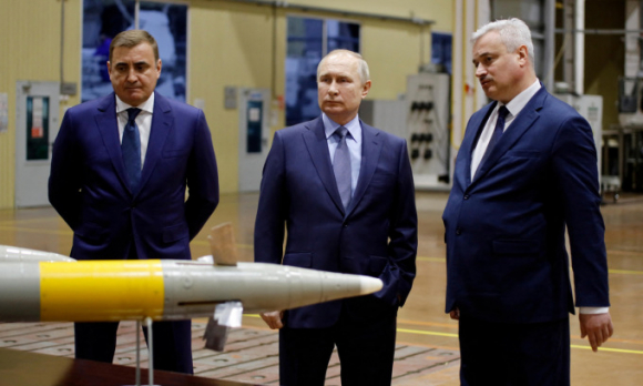 1 Ong Putin Hoi Thuc Nganh Quan Khi Nga Tang San Xuat Khi Tai