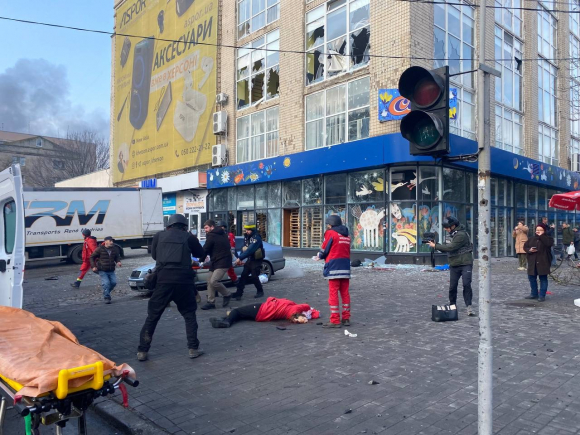 2 Zelensky Chi Trich Khung Bo Nga Sau Khi Thanh Pho Kherson Bi Phao Kich