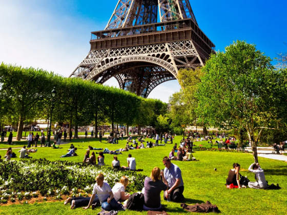 3 Cu Mong Den Paris Xem Thap Eiffel Co Gai Nhan Ra Khong Bao Gio Nen Tin Anh Song Ao