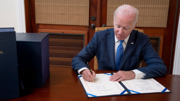 1 Tong Thong Joe Biden Ky Du Luat Chi Tieu 1700 Ti Usd Co Noi Dung Lien Quan Ukraine Tiktok