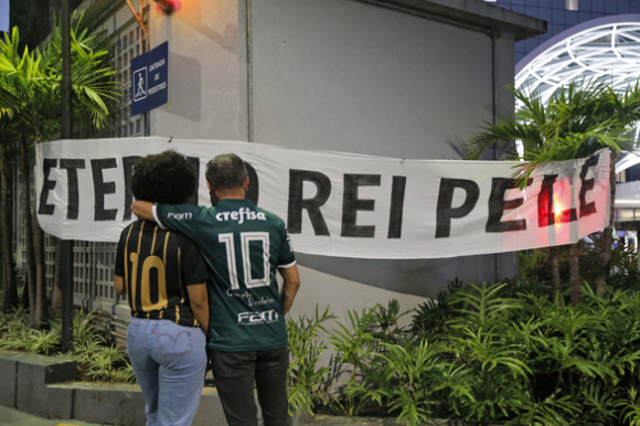 2 Brazil Tuyen Bo Quoc Tang 3 Ngay Tuong Nho Pele   Van Dong Vien Vi Dai Nhat Moi Thoi Dai