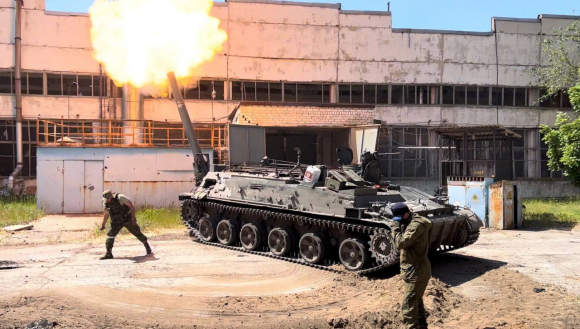2 Phao Tu Hanh Uy Luc Nhat Cua Nga Bi Pha Huy O Mien Dong Ukraine