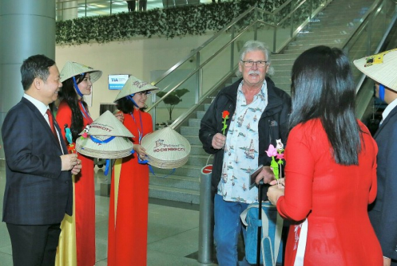 1 Nhung Khach Quoc Te Dau Tien Xong Dat Viet Nam 2023