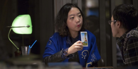 1 Thanh Nien Trung Quoc Boi Bai Tarot Tim Loi Khuyen Tinh Yeu