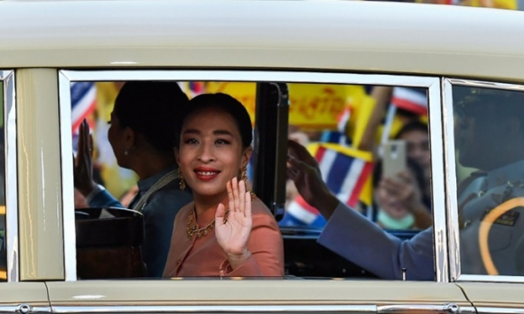 1 Cong Chua Thai Lan Van Bat Tinh Sau Hon Ba Tuan Nhap Vien