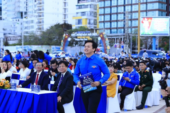 1 Khoi Dong Du An Day Tieng Anh Cho Nguoi Dan Khanh Hoa