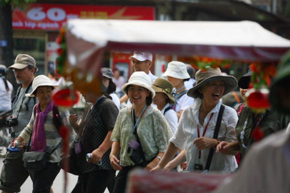 6 Du Khach Tay Sang Duong O Viet Nam Nhu Choi Tro Phieu Luu Mao Hiem
