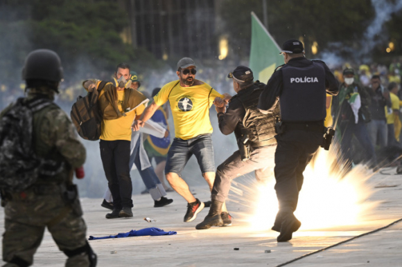 2 Brazil Dieu Tra Cuu Tong Thong Bolsonaro Sau Vu Bao Loan