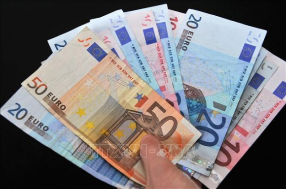 1 Ecb Can Tiep Tuc Tang Lai Suat De Chong Lam Phat