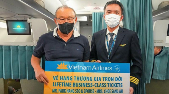 1 Vietnam Airlines Tang Hlv Park Hang Seo Ve Bay Thuong Gia Tron Doi Han Quoc Viet Nam