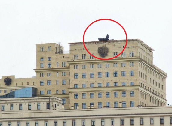 1 Nga Dat He Thong Phong Khong Tren Cac Mai Nha O Moscow Do Lo Ngai Bi Tan Cong Tam Xa