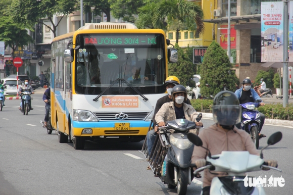 1 Xe Buyt Da Nang Chi Ngung Chay Mung 1 Tet