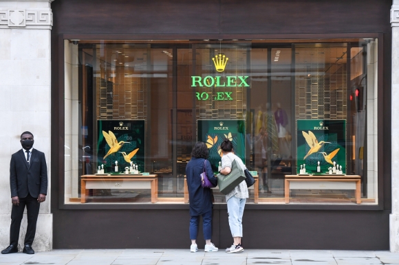 2 Vi Sao Dong Ho Rolex Lai Dat Do Du Truoc Day La Loai Ai Cung Co The Mua