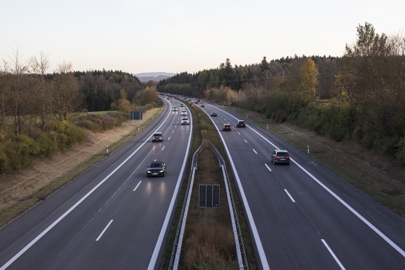 1 Duc Gioi Han Toc Do Tren Autobahn La Khong Can Thiet