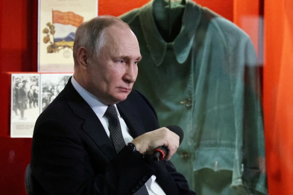 1 Putin Chi Trich Duc Cung Cap Xe Tang Cho Ukraine