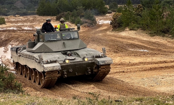1 Nga Dieu Them Quan Ukraine Cang Minh Giu Phao Dai Mien Dong