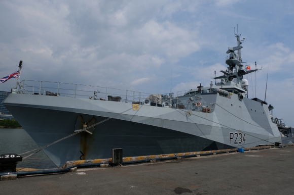 1 Tau Hai Quan Hoang Gia Anh Hms Spey Tham Tphcm