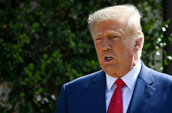 1 Donald Trump Benh Vuc Mike Pence Sau Lenh Trieu Tap