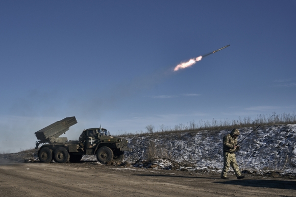 1 Ukraine Dieu Them Quan Tiep Vien Quyet Giu Den Cung Phao Dai Bakhmut