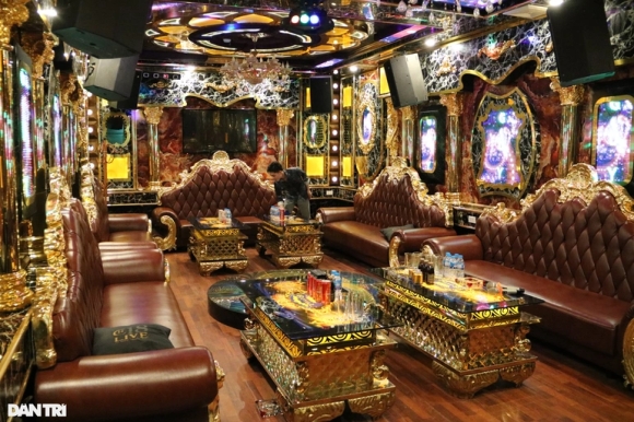 1 Chu Quan Karaoke O Ha Noi Dong Loat Keu Cuu