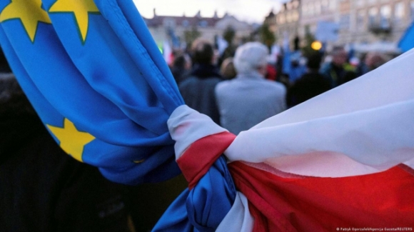 1 Eu Luc Duc Ba Lan Phan Phao Gat Khong The Thao Luan Ve Ban Dung Chu Quyen Chi Vi Vai Dong Bac