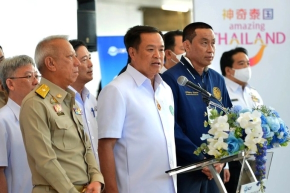 3 Du Khach Trung Quoc Chuyen Huong San Long Chi Dam O Thi Truong Nao
