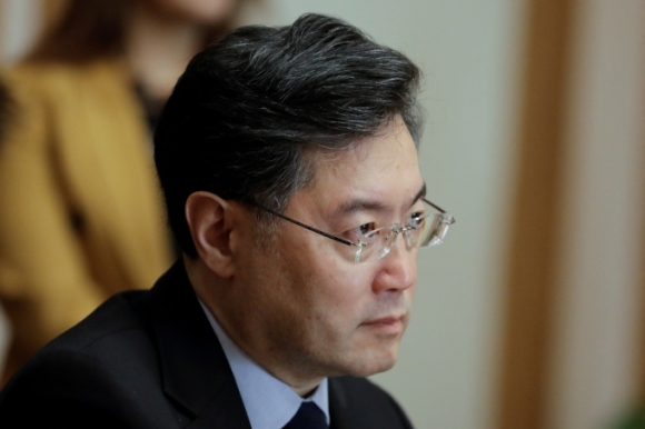 1 Trung Quoc Keu Goi Ngung Do Them Dau Vao Lua O Ukraine