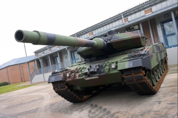 2 Binh Si Ukraine Tiet Lo Lai Xe Tang Leopard Giong Nhu Cuoi Mercedes