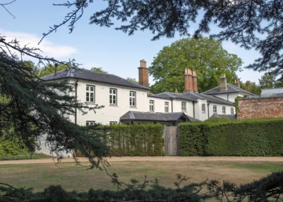 1 Harry   Meghan Xac Nhan Bi Duoi Khoi Frogmore Cottage