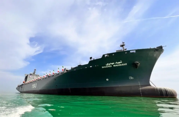 1 Iran Dua Vao Trang Bi Tau San Bay Uav