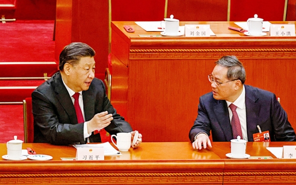 1 Tai Sao Tren Ban Ong Tap Lai Co Hai Tach Tra